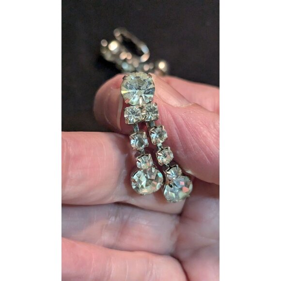 Vintage 1930s-50s Rhinestone Waterfall Style  tone Clip-On Earrings Jewelry - Picture 3 of 7